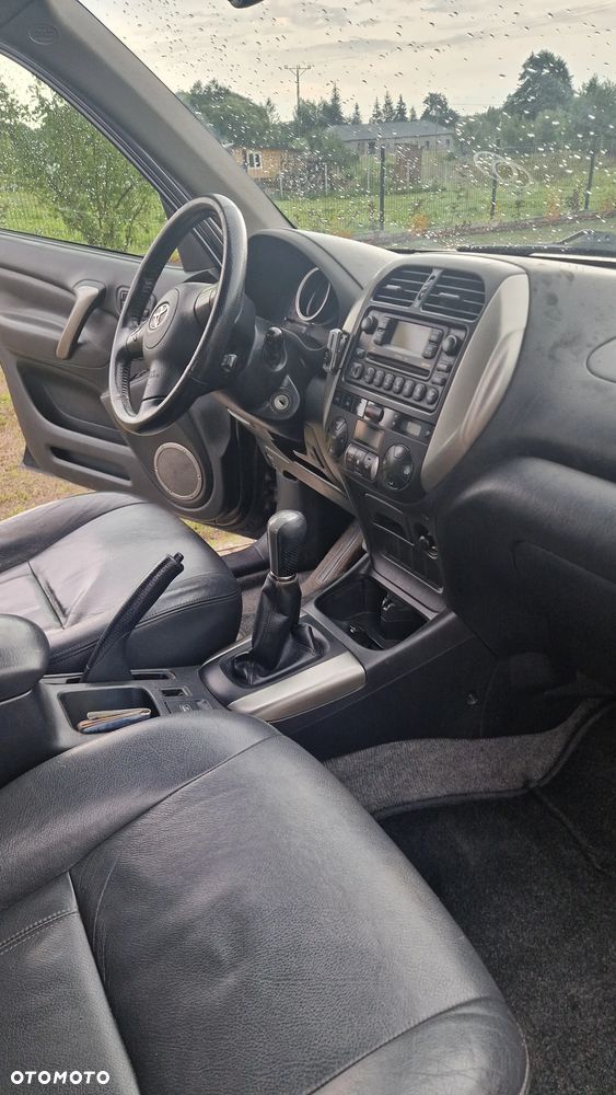 Toyota RAV4 D-4D 4x4 - 12