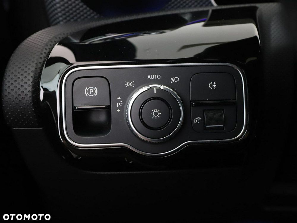 Mercedes-Benz Klasa A 200 7G-DCT - 37
