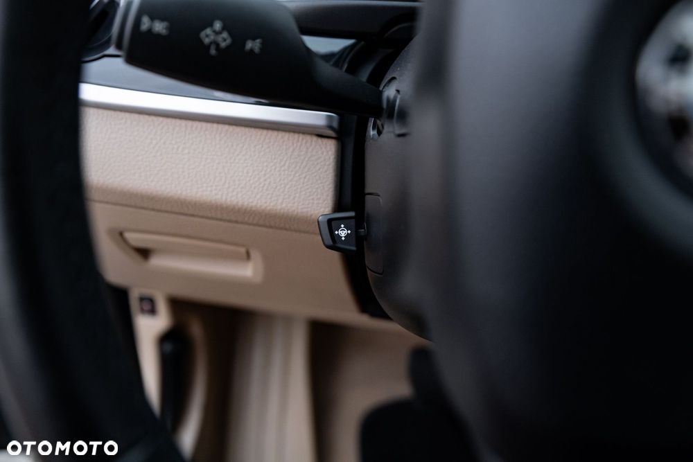 BMW Seria 5 520d Sport-Aut - 33