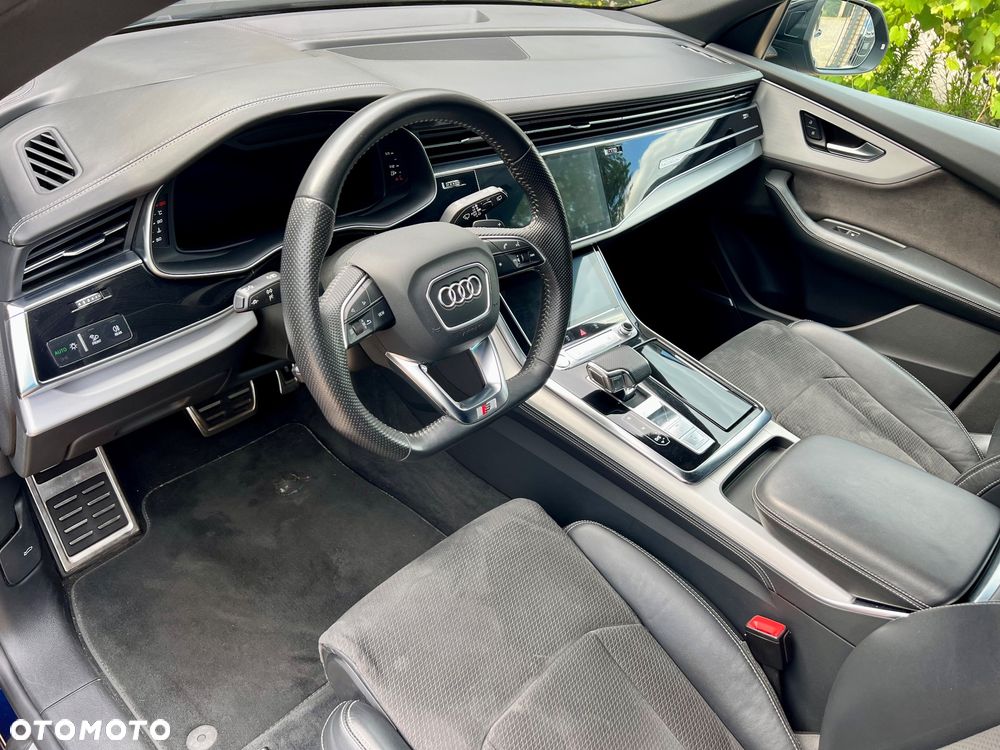 Audi Q8 - 12