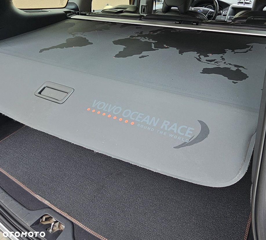 Volvo XC 60 D3 Drive-E Ocean Race - 8