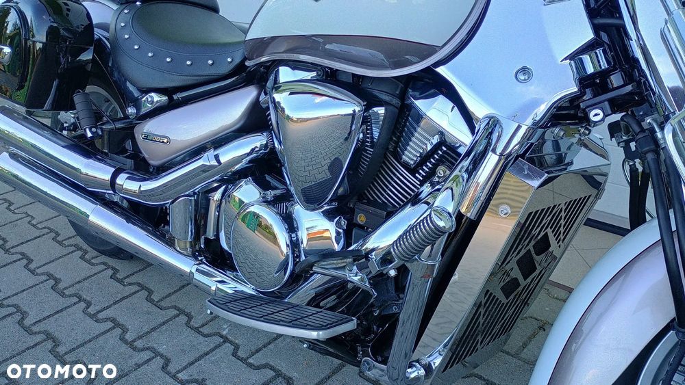Suzuki Intruder - 28