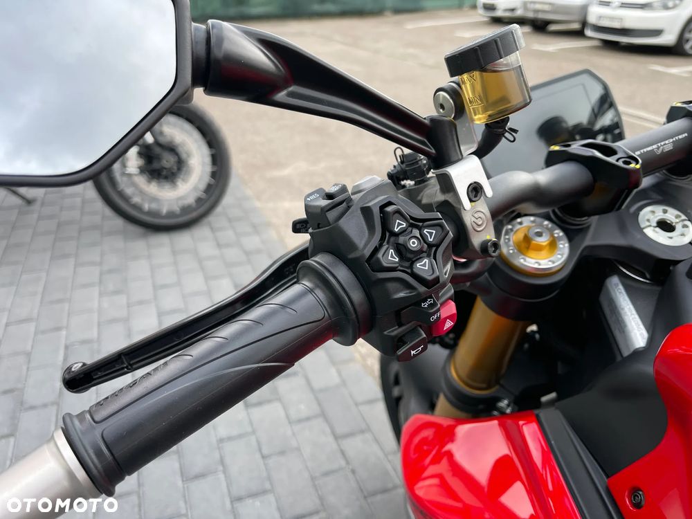 Ducati Streetfighter V2 - 14