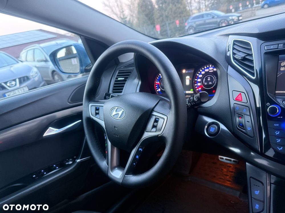 Hyundai i40 Kombi 1.7 CRDi DCT Premium - 18