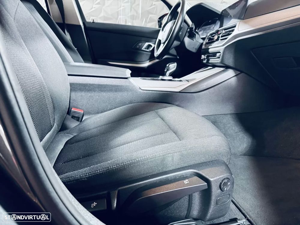 BMW 330 - 27