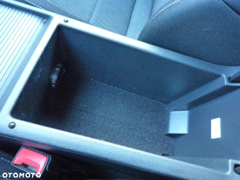 Skoda Superb Combi 2.0 TDI DSG Style - 30