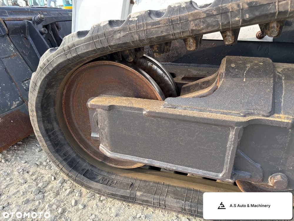 Bobcat T590 - 10
