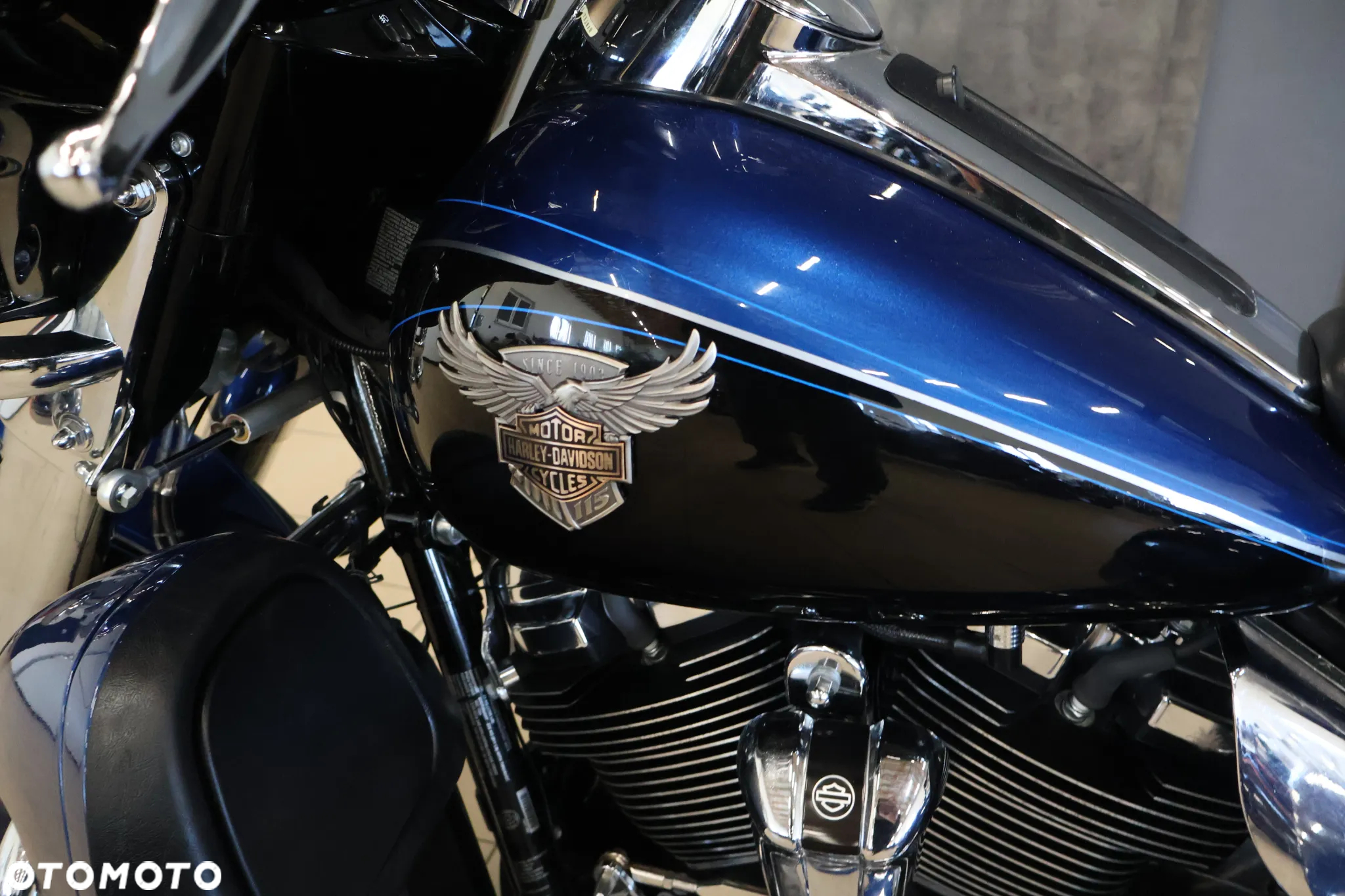 Harley-Davidson FLHS Electra Glide - 24