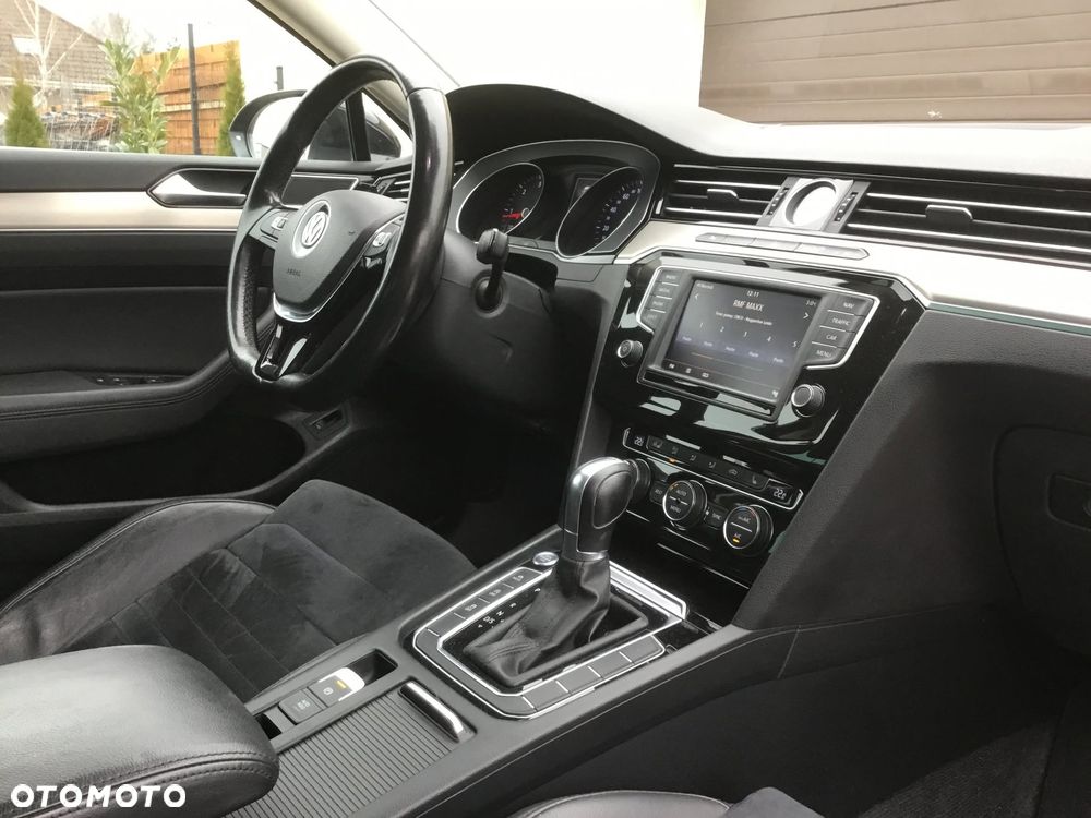 Volkswagen Passat 2.0 TDI SCR DSG Highline - 39