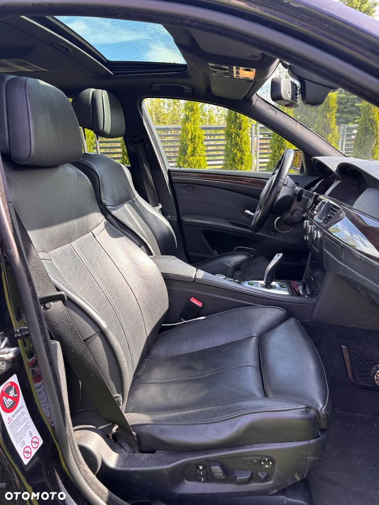 BMW Seria 5 525d Edition Sport - 6