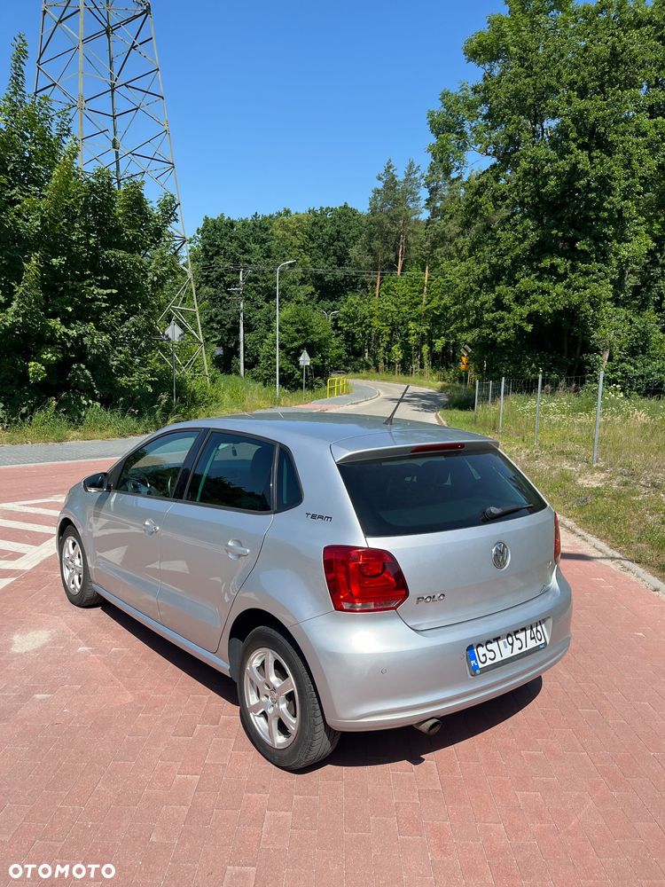 Volkswagen Polo 1.4 16V Comfortline DSG - 4