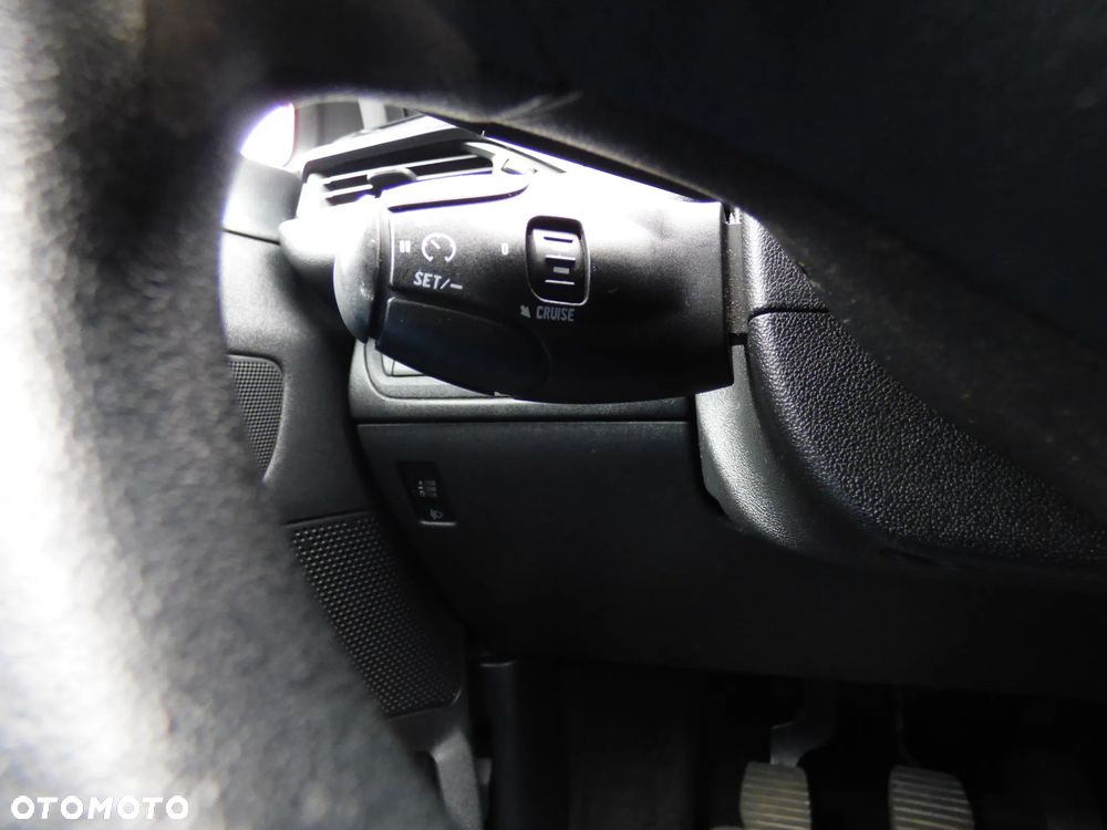 Peugeot 208 - 19