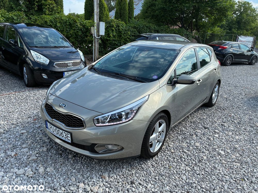 Kia Ceed 1.6 GDI Dream-Team Edition - 4