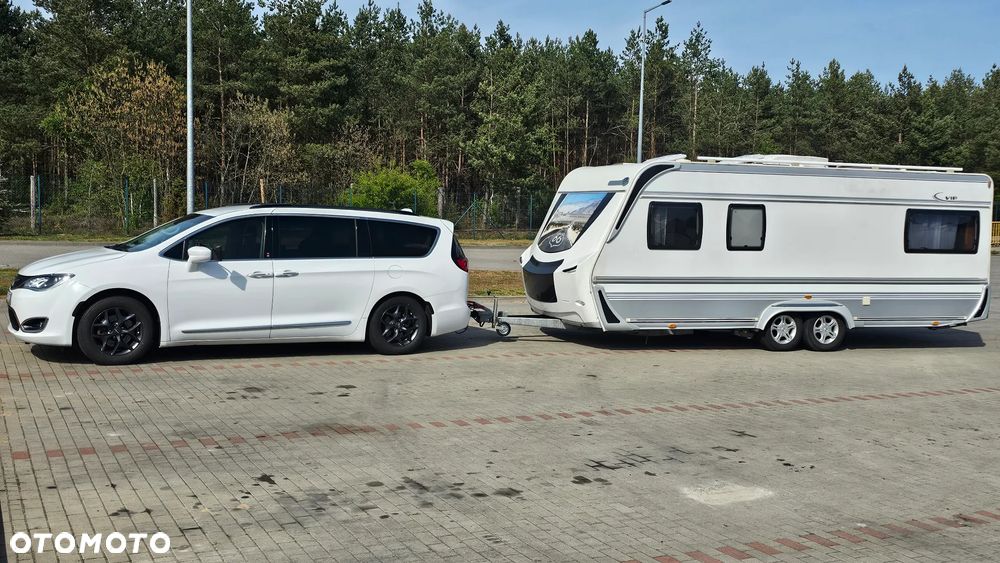 Chrysler Pacifica - 4