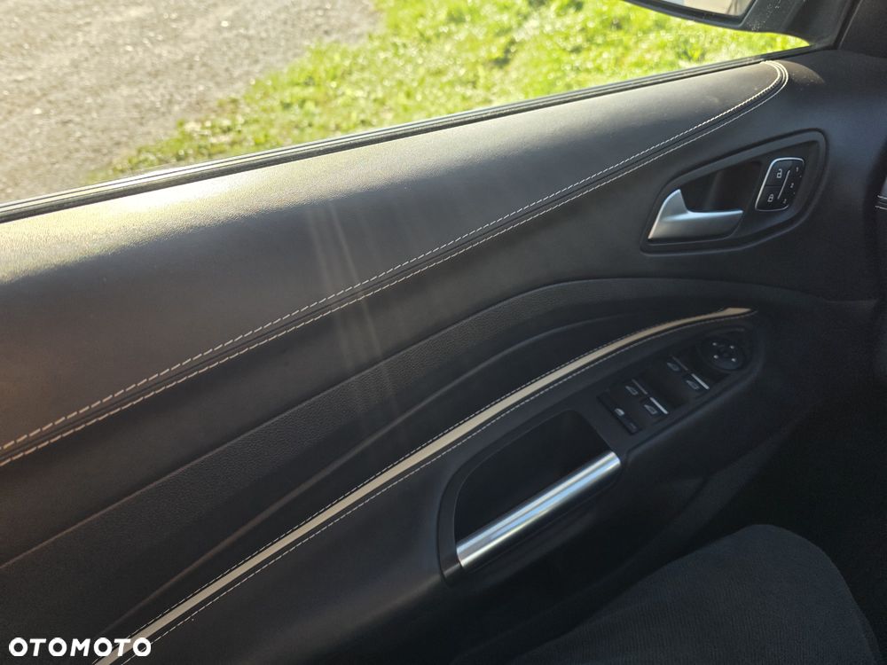 Ford Kuga 2.0 TDCi 4x4 Vignale - 32