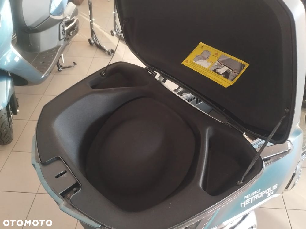 Peugeot Metropolis - 24