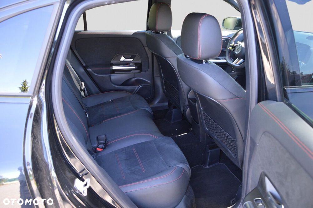 Mercedes-Benz GLA - 15