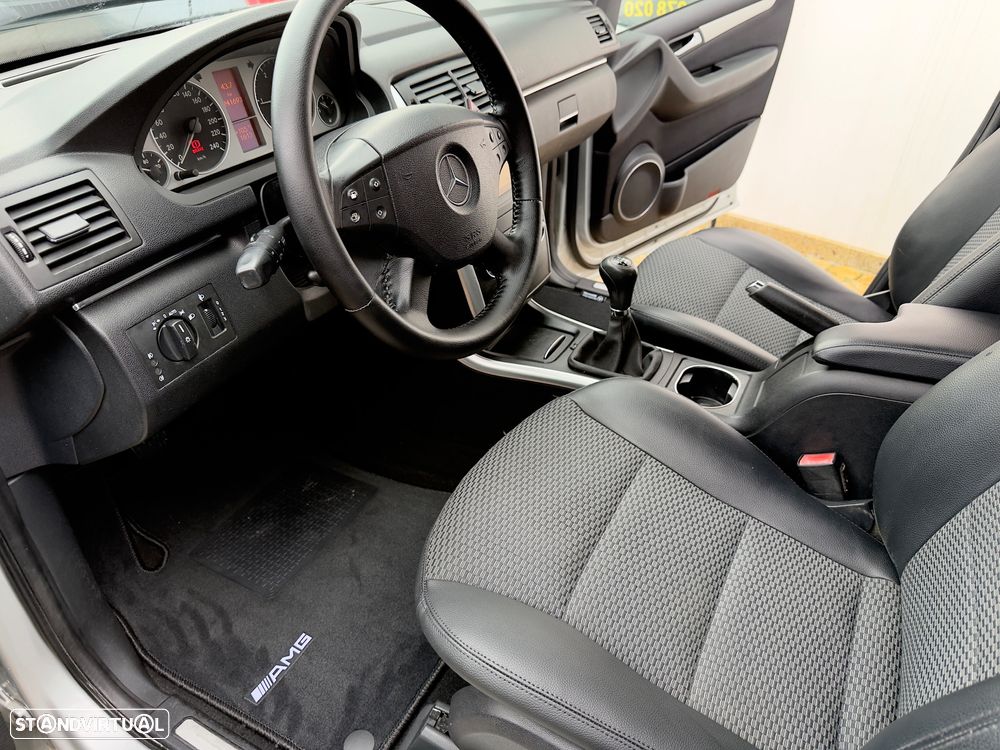 Mercedes-Benz B 180 CDI - 35