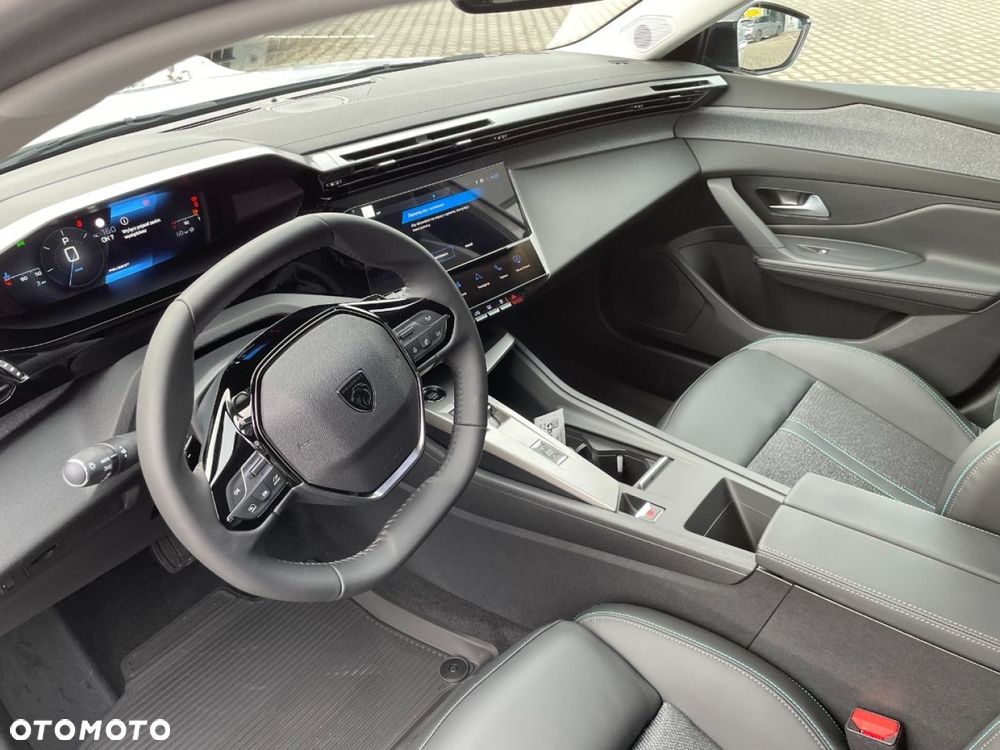 Peugeot 408 - 10