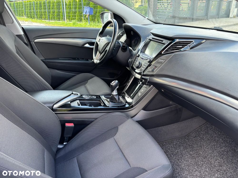 Hyundai i40 Kombi 1.7 CRDi Premium - 26