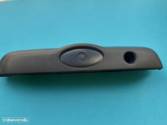 Puxador pega porta mala Land Rover Freelander    (CXB000280PMA)  NOVO - 3