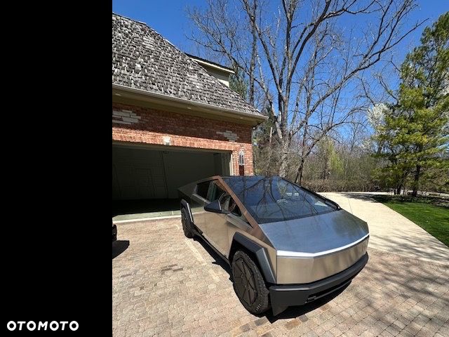 Tesla Cybertruck - 22