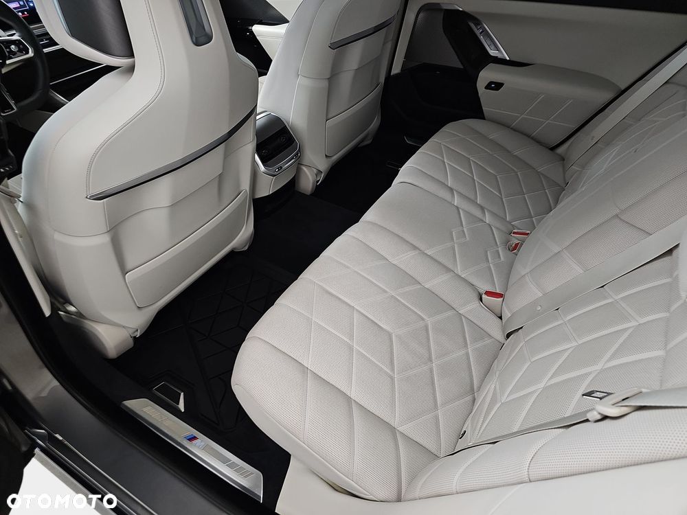BMW Seria 7 750e PHEV xDrive M Sport sport - 22