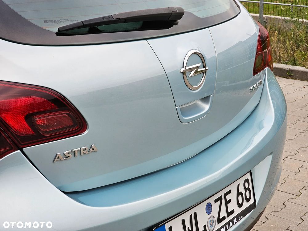 Opel Astra 1.4 ecoFLEX Cosmo - 33