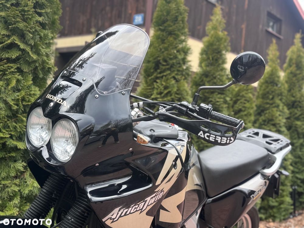 Honda XRV - 18