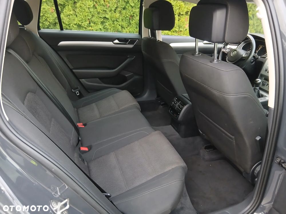 Volkswagen Passat 2.0 TDI (BlueMotion Technology) Comfortline - 8