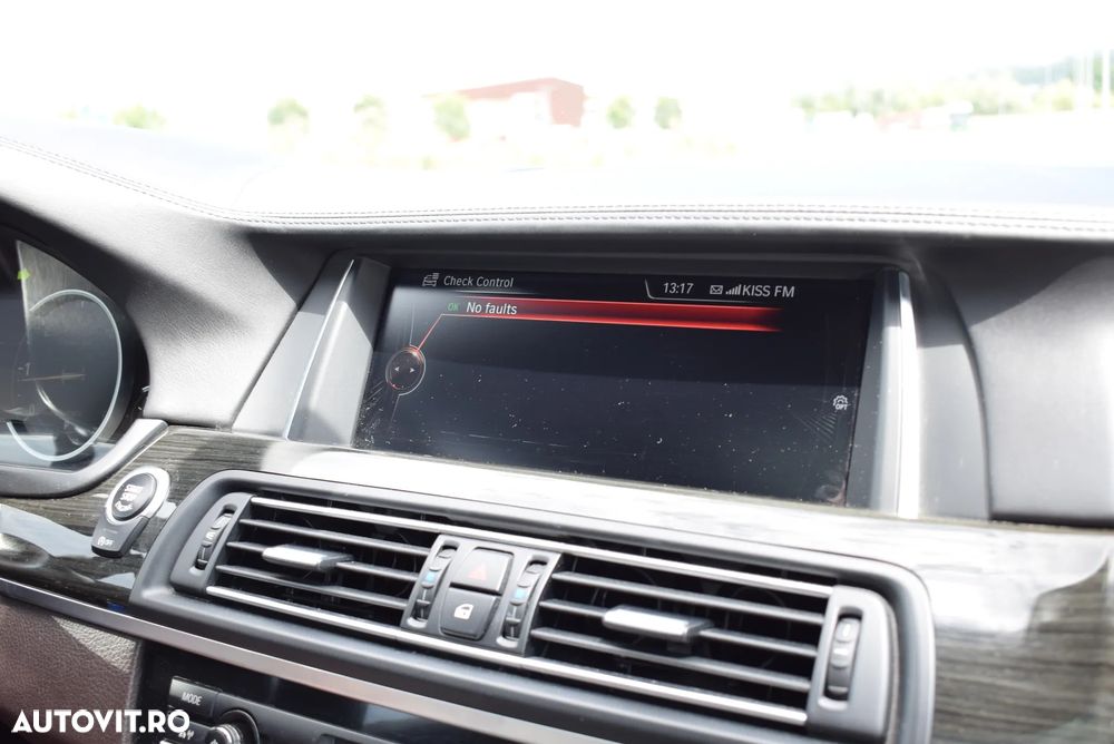 BMW Seria 5 520d Aut. Luxury Line - 13