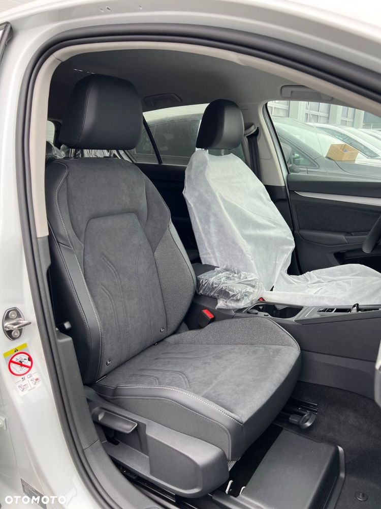 Volkswagen Golf 1.5 eTSI mHEV Life Plus DSG - 5