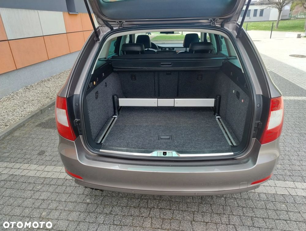 Skoda Superb 2.0 TDI Exclusive - 23