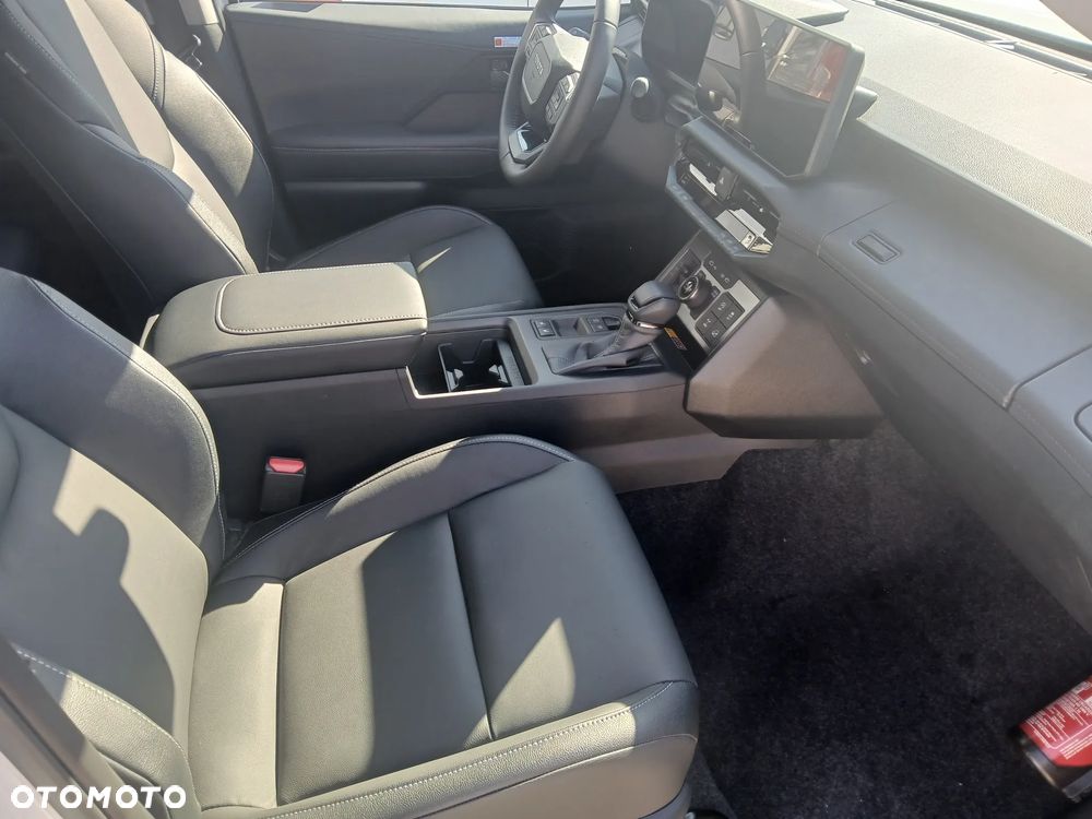 Toyota Hilux 2.8 D-4D mHEV Double Cab Invincible 4x4 - 13