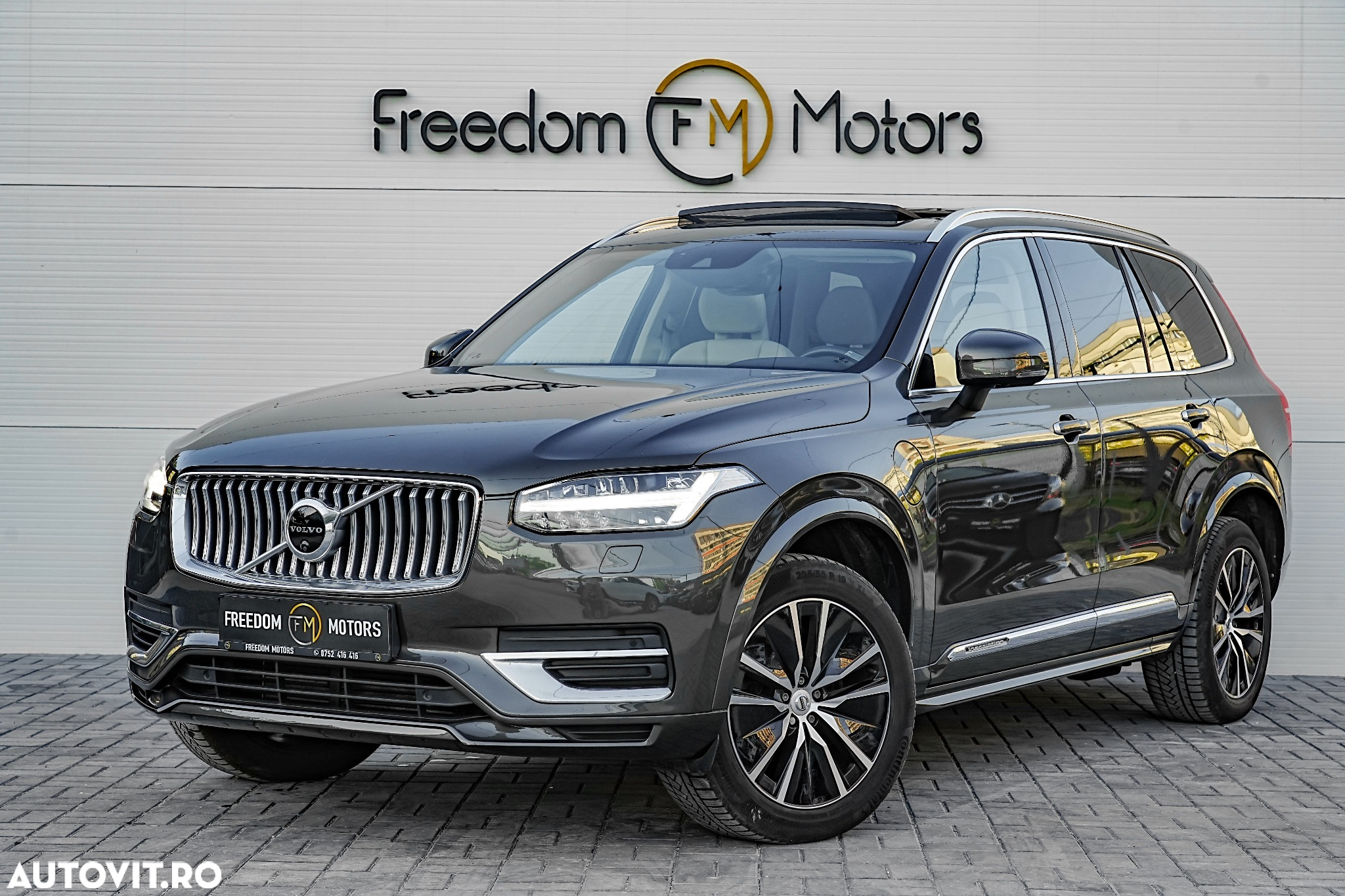 Volvo XC 90 T8 eAWD R-Design - 2
