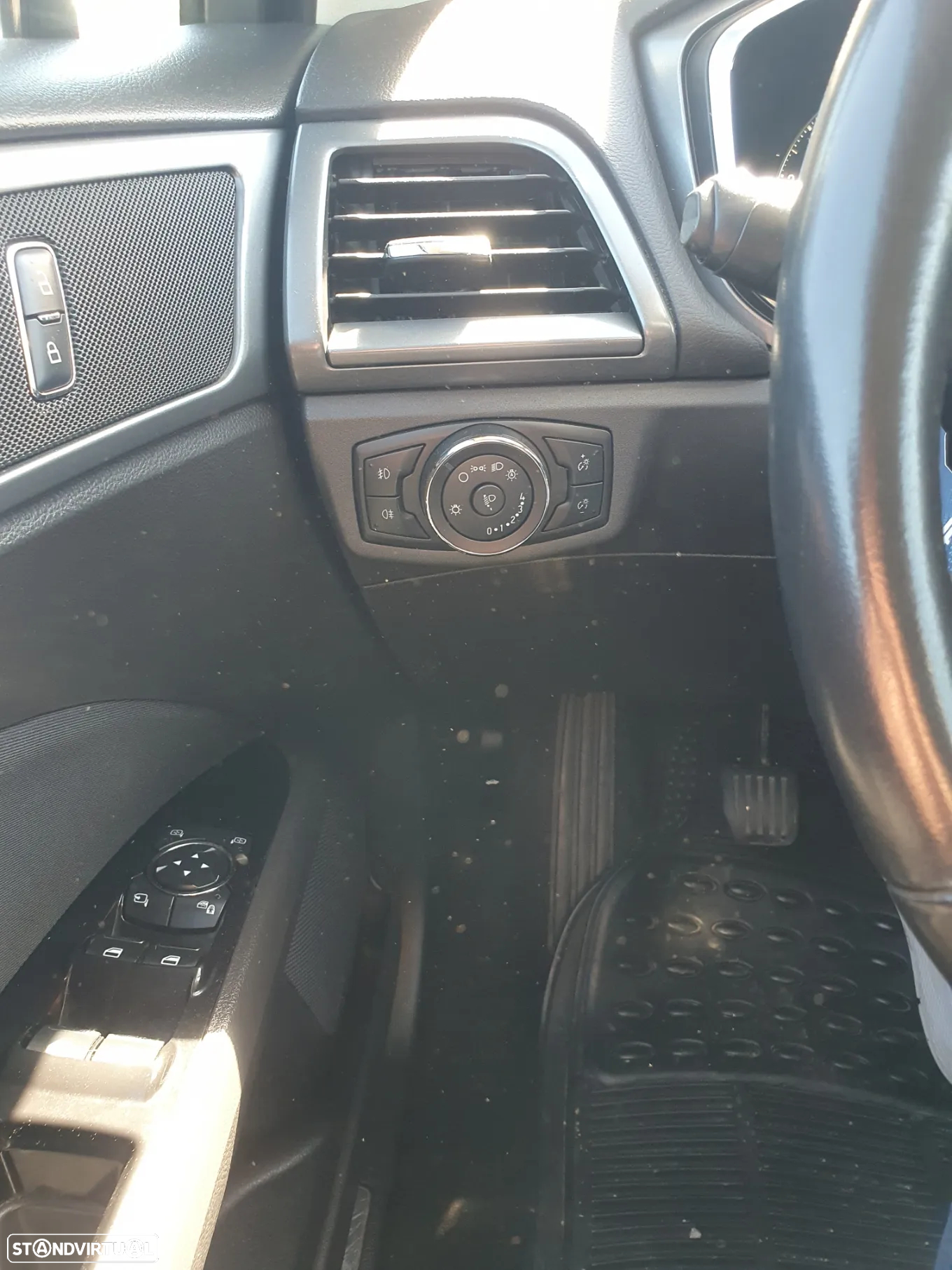 Ford Mondeo SW 2.0 TDCi Titanium - 25