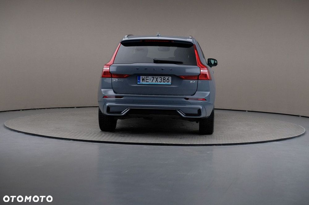 Volvo XC 60 B4 D Plus Dark - 5