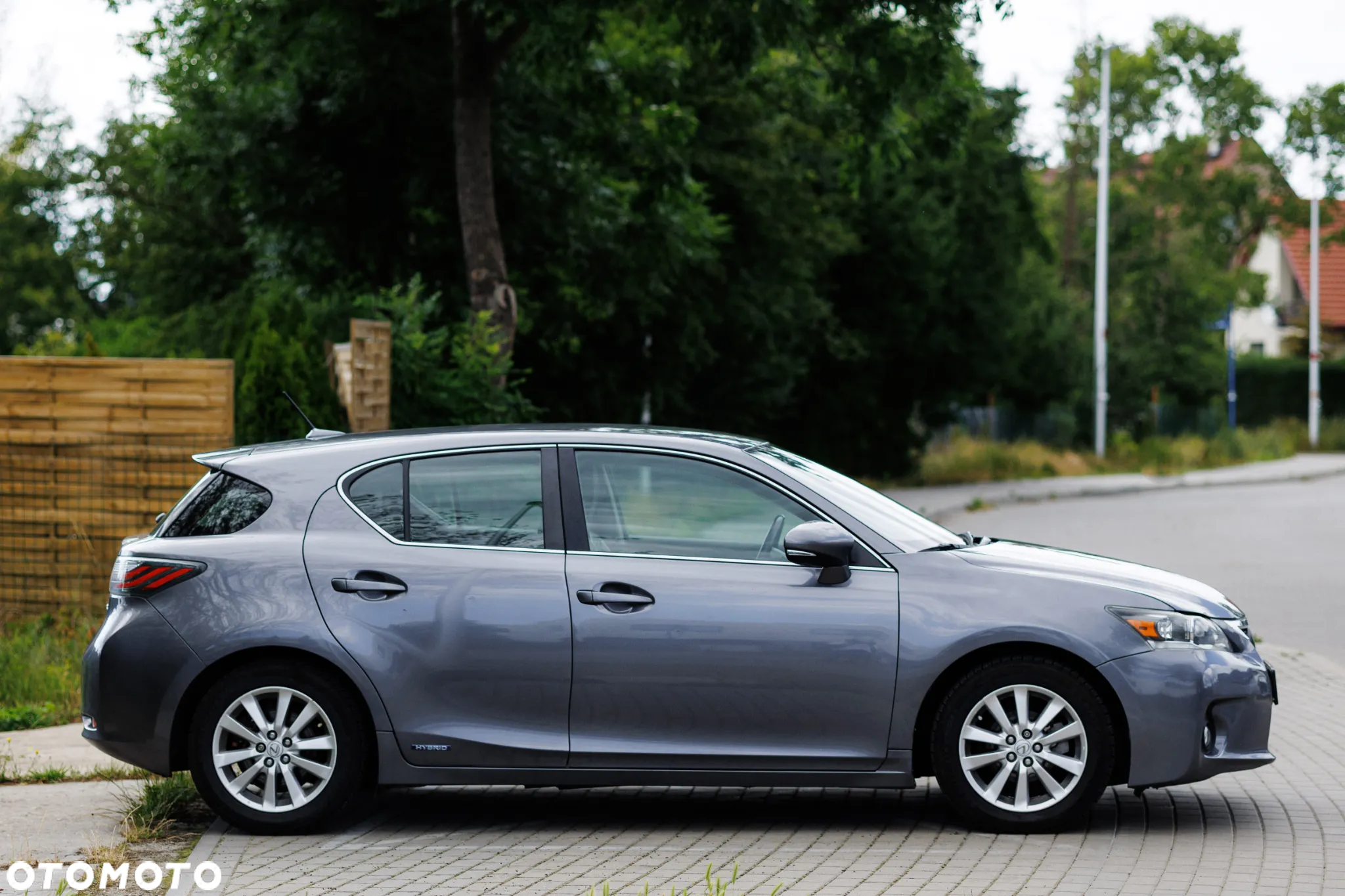 Lexus CT - 7