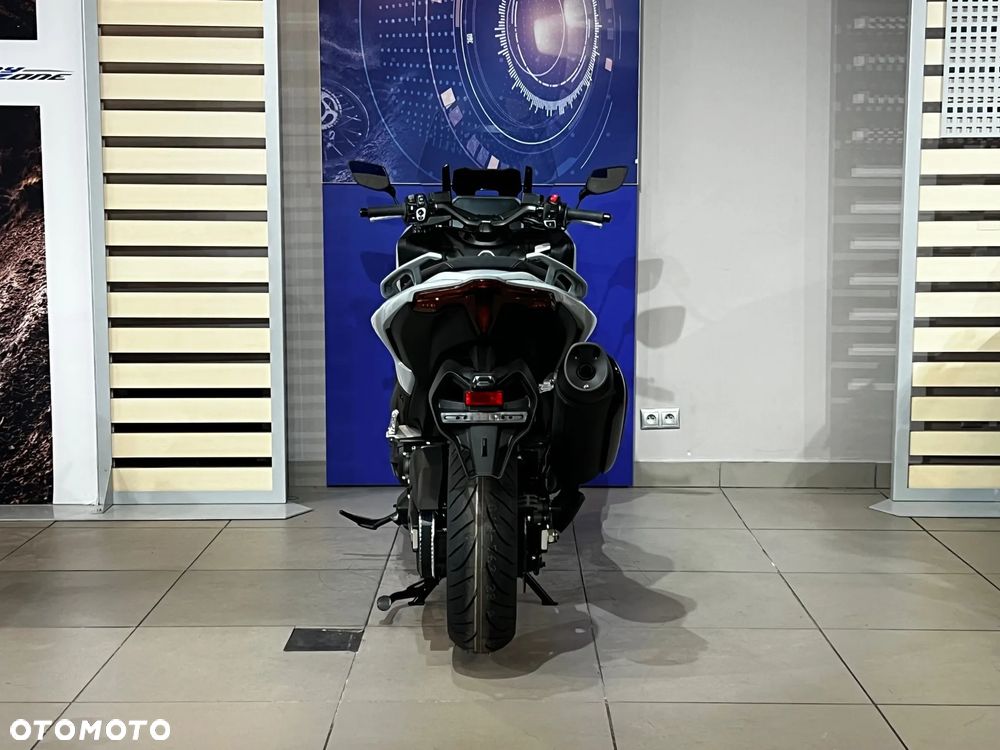Yamaha Tmax - 4