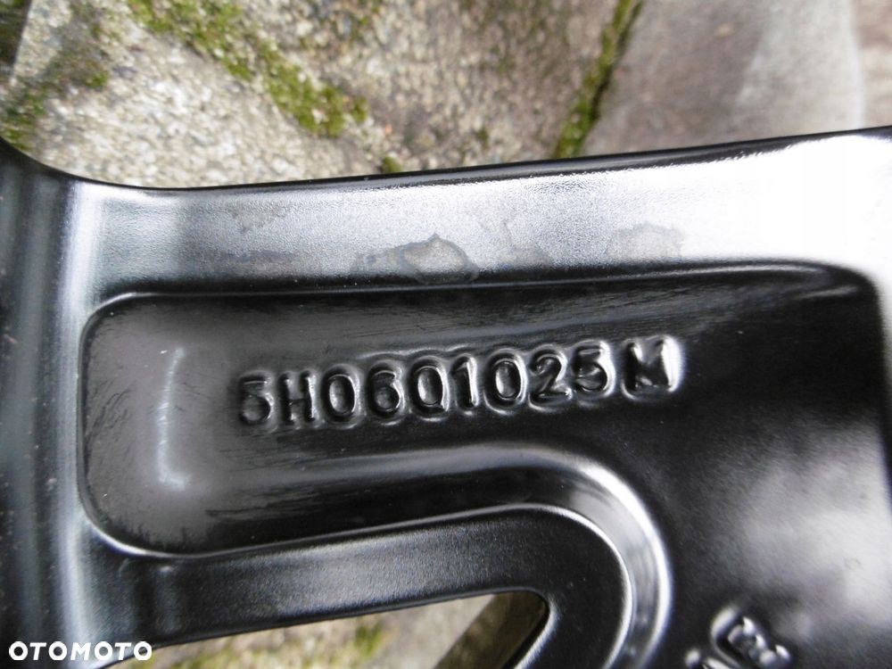 vw golf viii 5h0 - felga 7.5jx18h2 et51 5x112 - 5