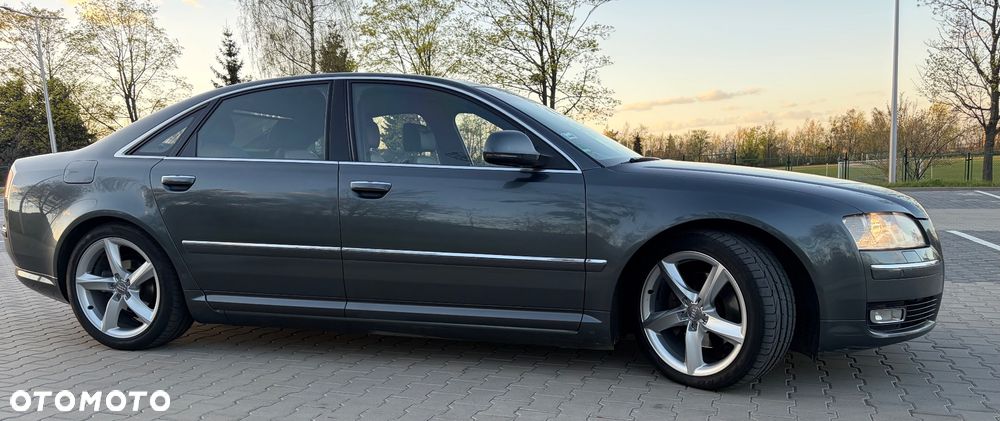 Audi A8 - 4