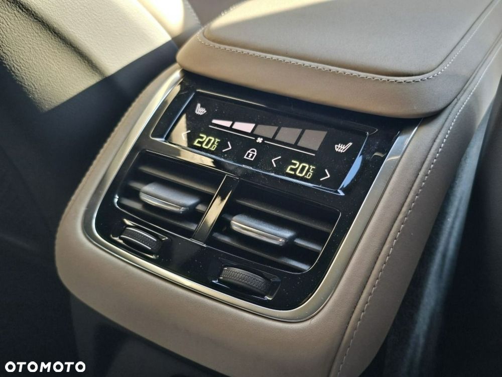 Volvo XC 90 T8 AWD Plug-In Hybrid Ultra Dark 7os - 20