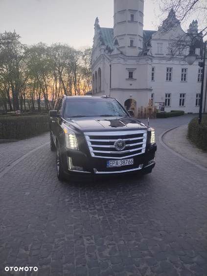 Cadillac Escalade - 1