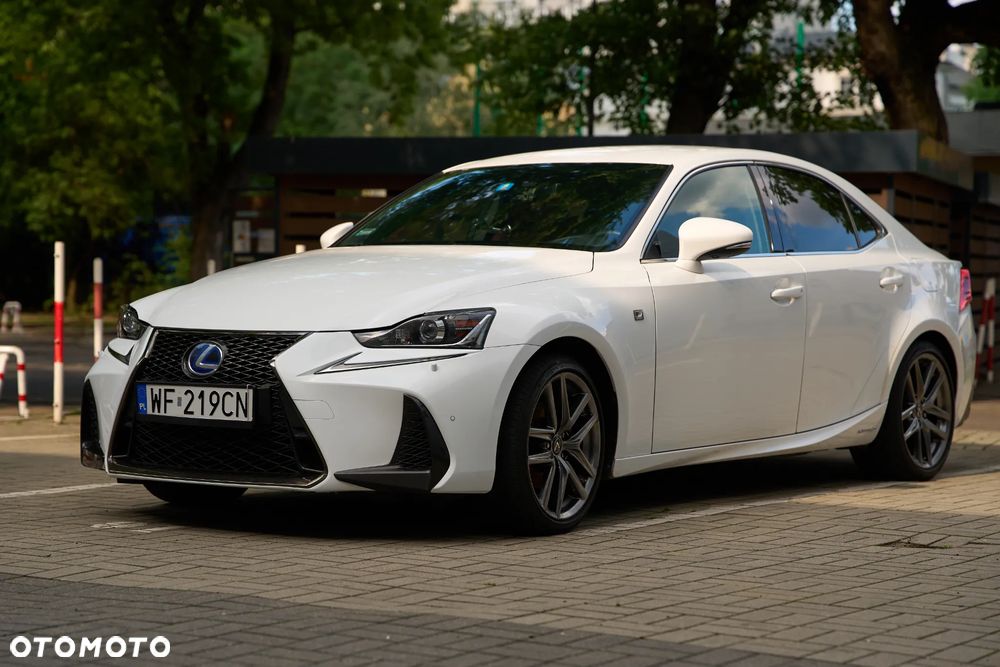 Lexus IS 300h F Sport
