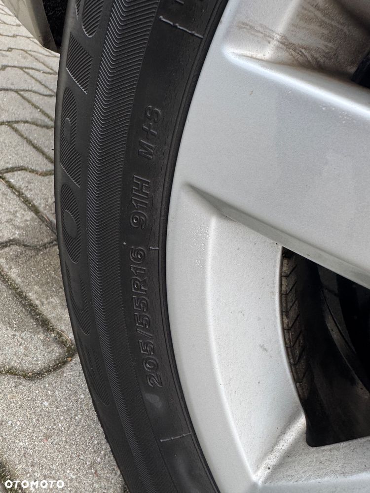 Volkswagen Jetta - 33