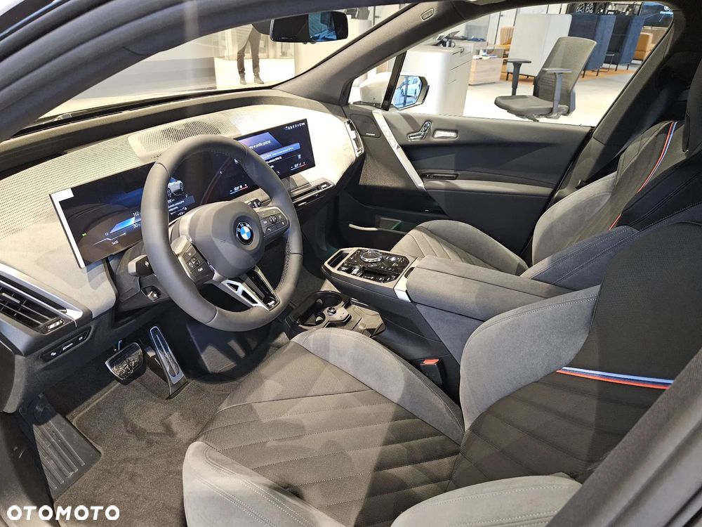 BMW iX xDrive45 - 8