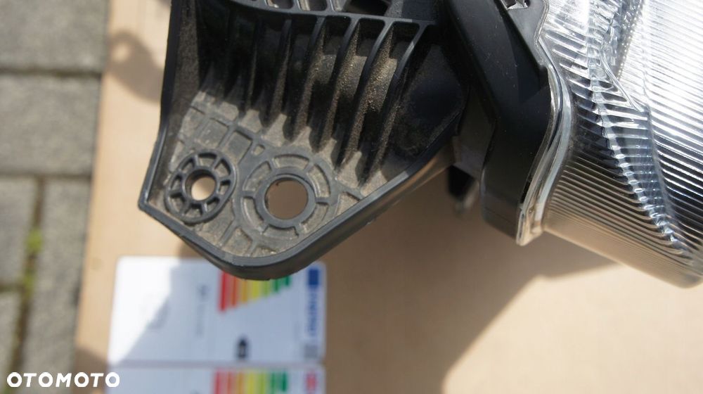 PRZEDNIA LEWA LAMPA FORD RANGER VI 6 LED - 9