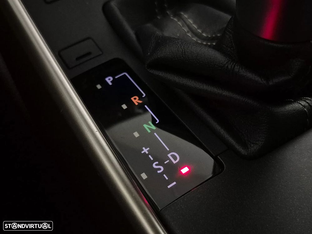 Lexus IS 300H Executive+ - 19