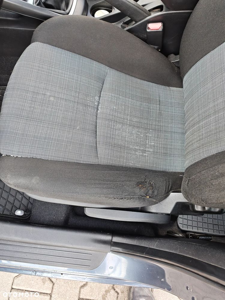 Kia Ceed - 10
