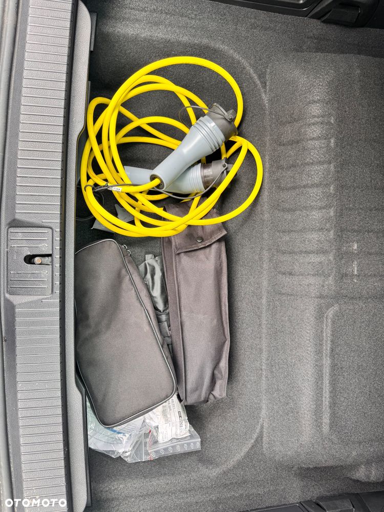Volkswagen Passat - 17